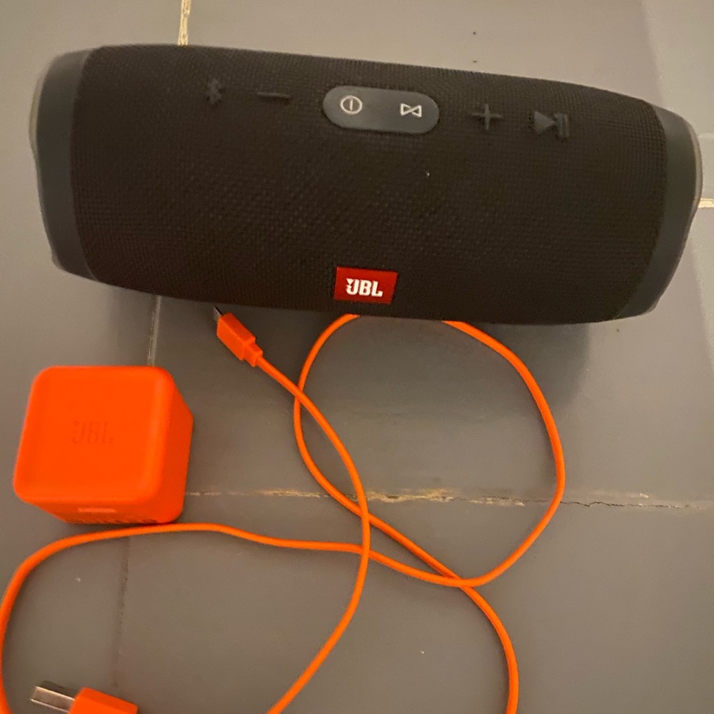 JBL charge 3